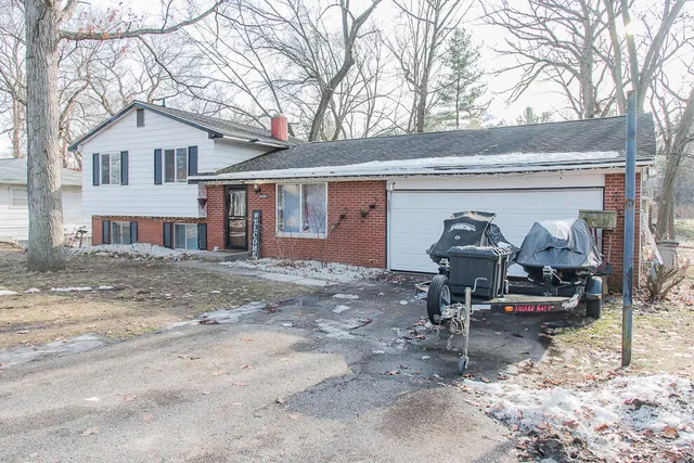 $209,000 | 1175 Westlake Woods Drive, Battle Creek, MI 49037