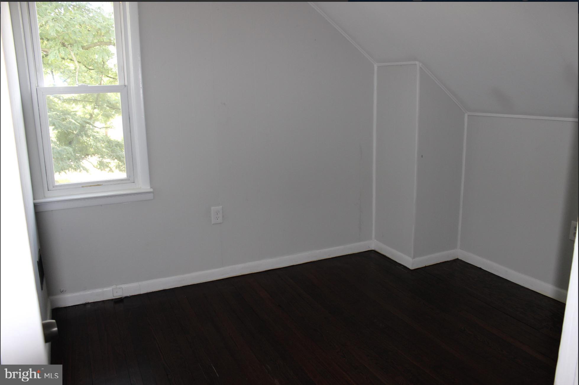 12 Mantua Road Mount Royal, NJ 08061 - Photo 7 of 11