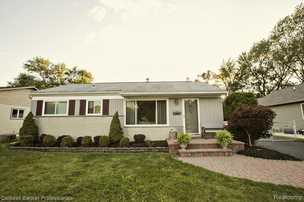 4009 Kent Road Royal Oak, MI 48073 - Photo 2 of 41 0003.jpg