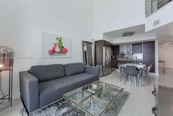 $4,800 | 41 Southeast 5th Street, Unit 2009, Miami, FL 33131