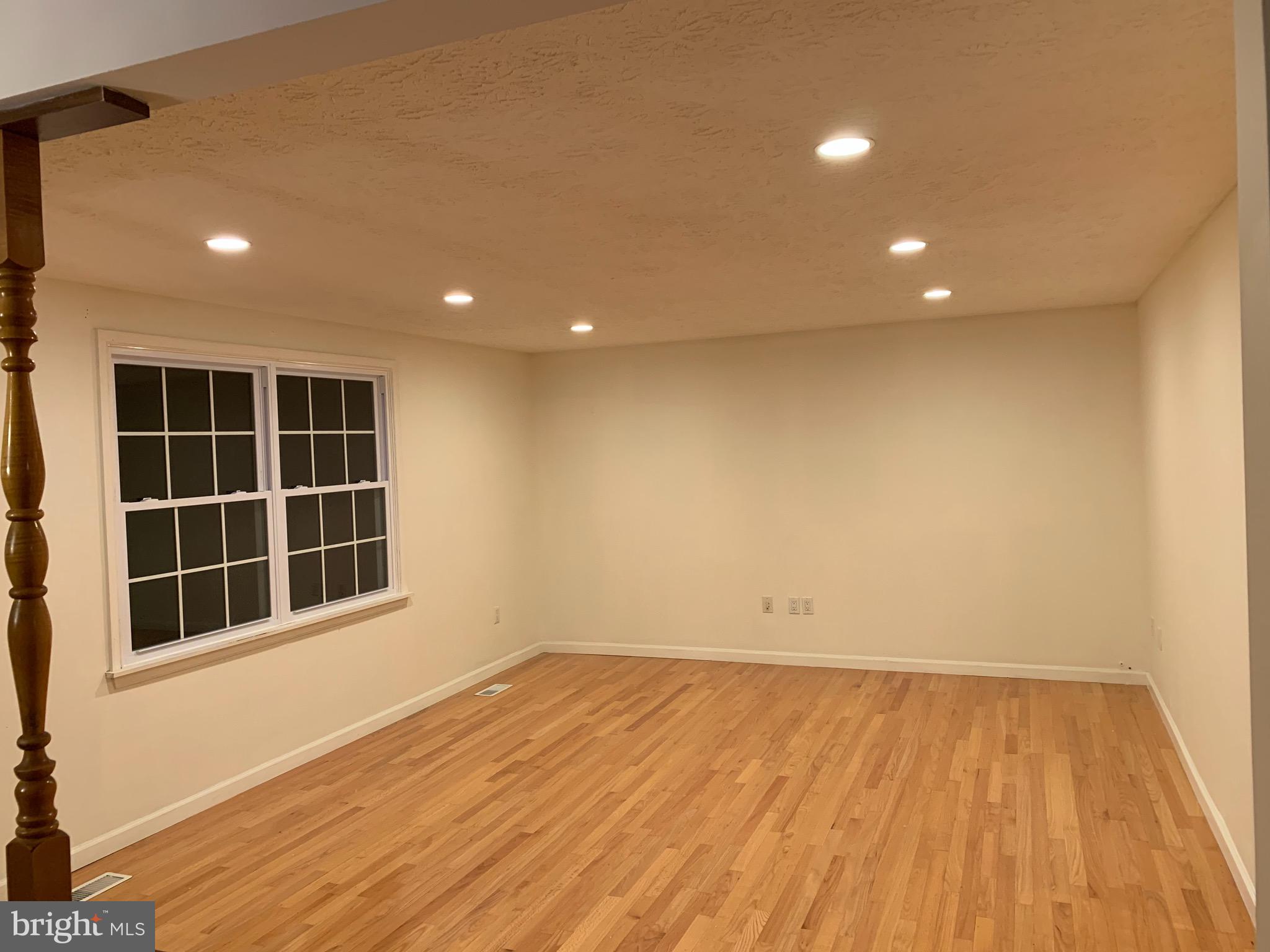 13816 Castle Cliff Way Silver Spring, MD 20904 - Photo 4 of 32 Family room