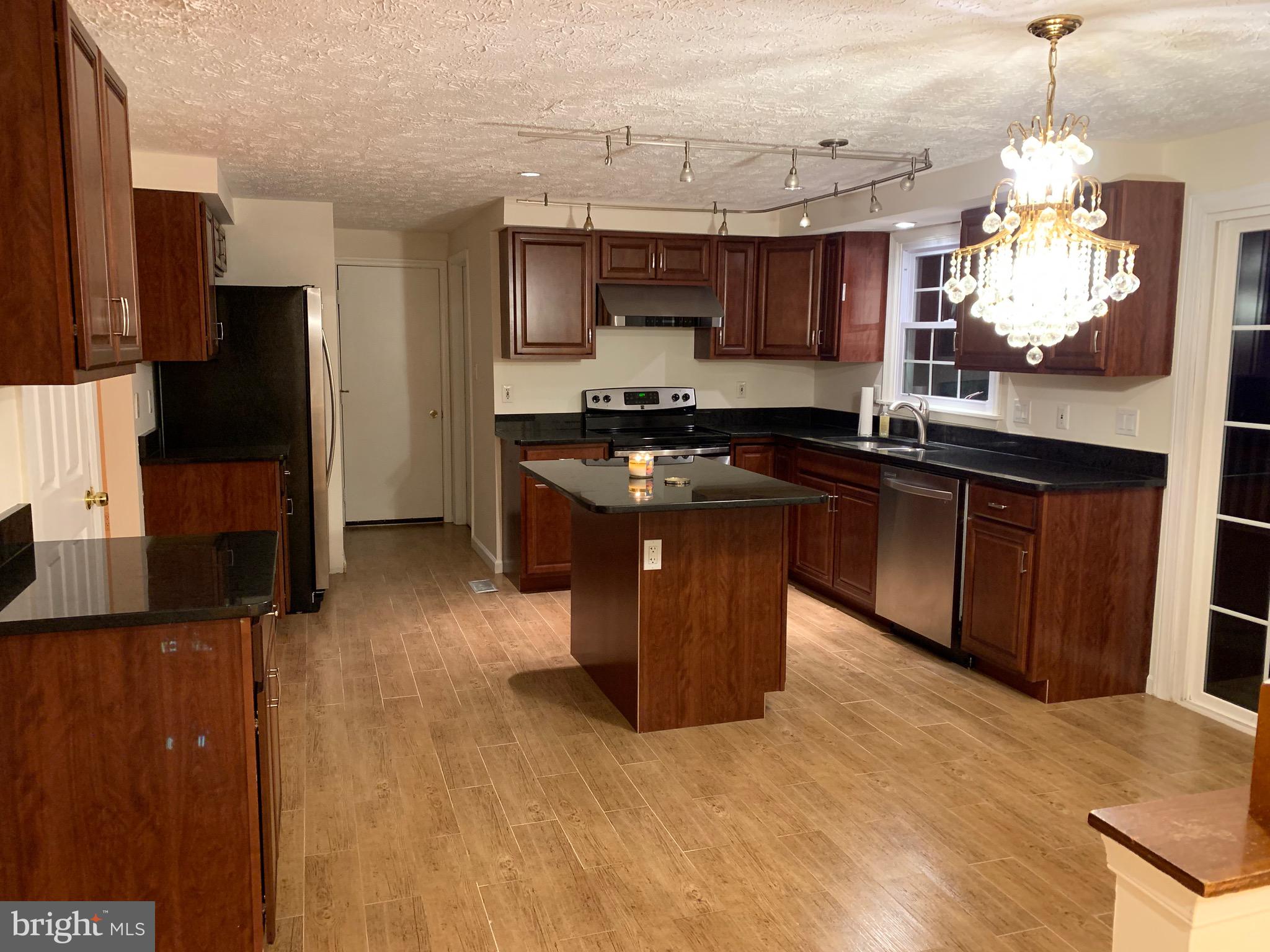 13816 Castle Cliff Way Silver Spring, MD 20904 - Photo 5 of 32