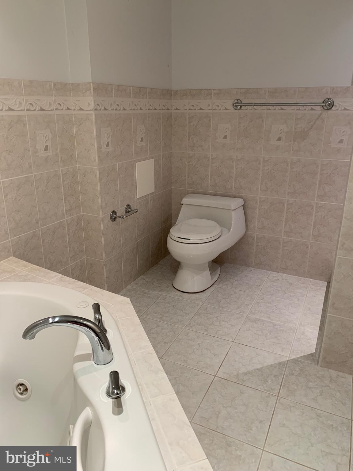 13816 Castle Cliff Way Silver Spring, MD 20904 - Photo 8 of 32
