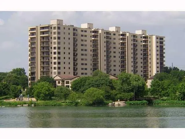 $2,695 | 40 North Interstate 35 Street South, Unit 8C4, Austin, TX 78701