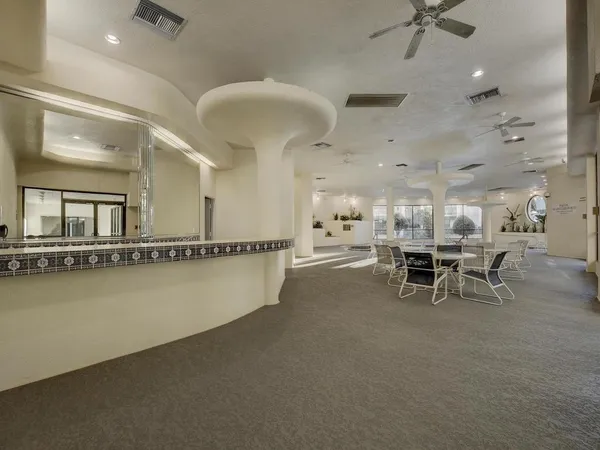 $2,695 | 40 North Interstate 35 Street South, Unit 8C4, Austin, TX 78701