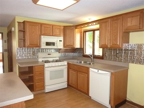 26 Chatham Road Billerica, MA 01821 - Photo 4 of 15