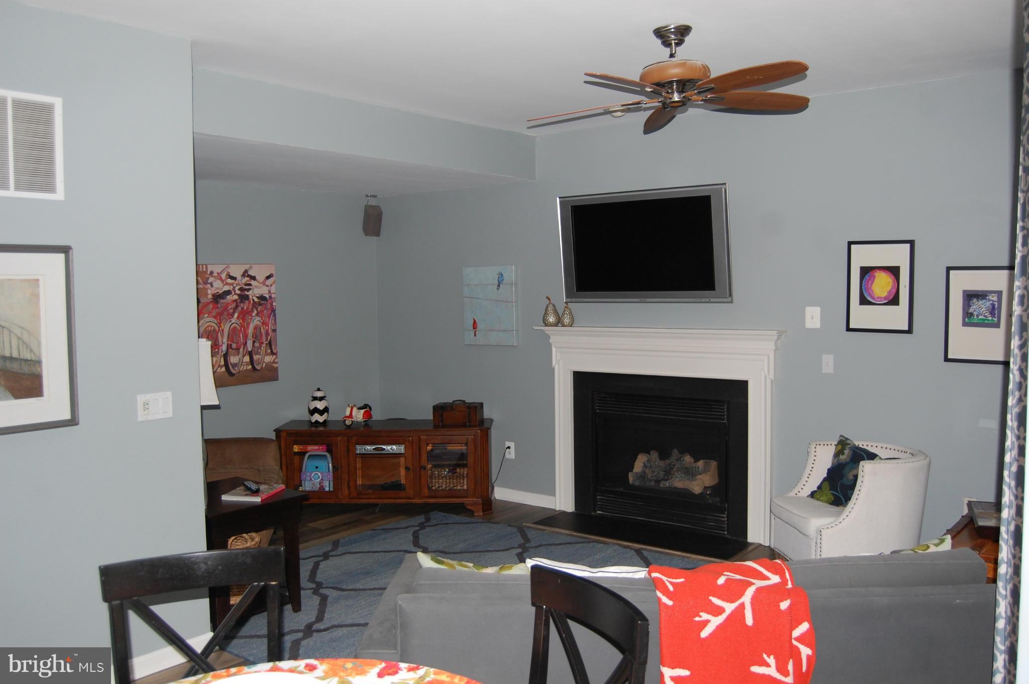 88 Jones Station Road Arnold, MD 21012 - Photo 8 of 29 Family Room