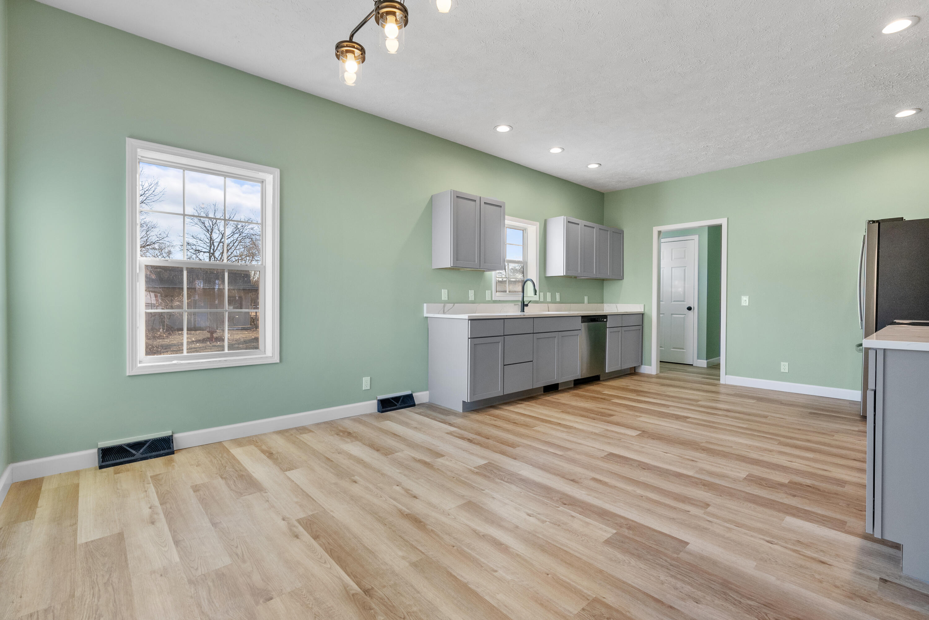4557 East 1040 North Demotte, IN 46310 - Photo 6 of 25 3000x2003