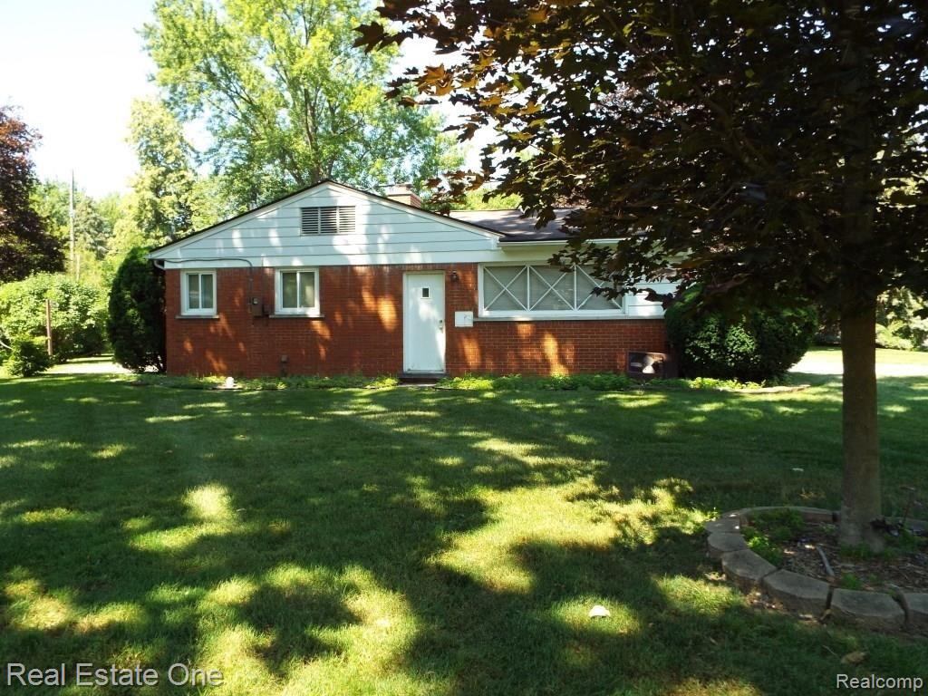 28211 Westerleigh Road Farmington Hills, MI 48334 - Photo 47 of 48