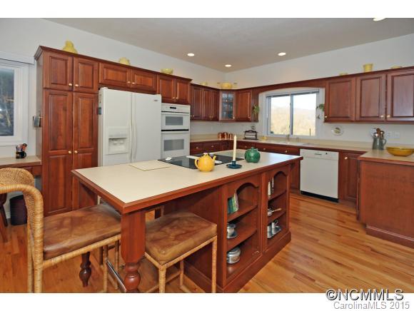 15 Yellowwood Road Waynesville, NC 28785 - Photo 4 of 18 Gallery Image 4