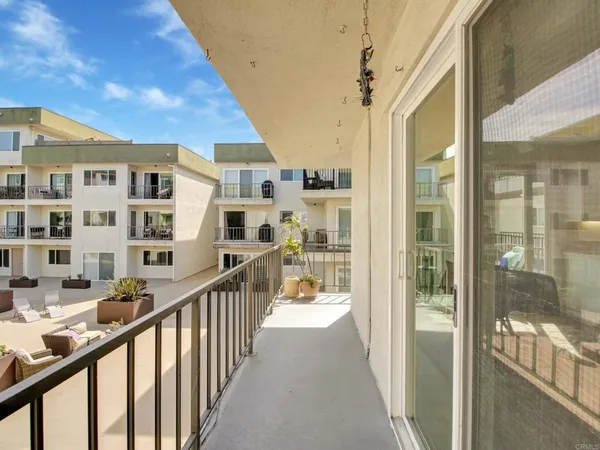 $700,000 | 1600 Ardmore Avenue, Unit 234, Hermosa Beach, CA 90254