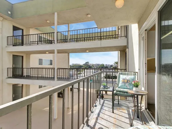 $700,000 | 1600 Ardmore Avenue, Unit 234, Hermosa Beach, CA 90254
