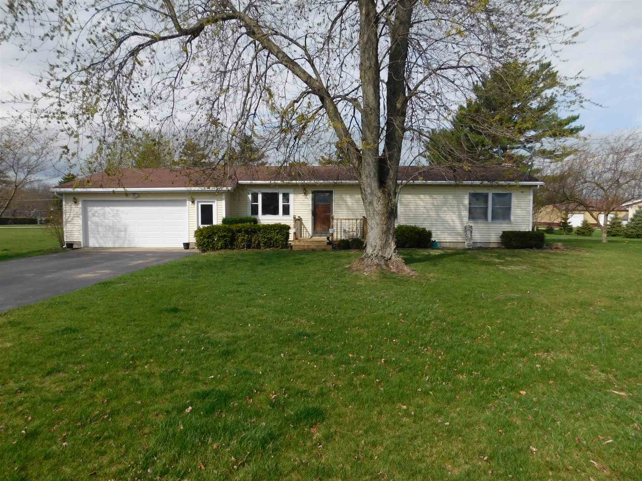 10563 North Grove Road Milford, IN 46542 - Photo 1 of 36 Gallery Image 1
