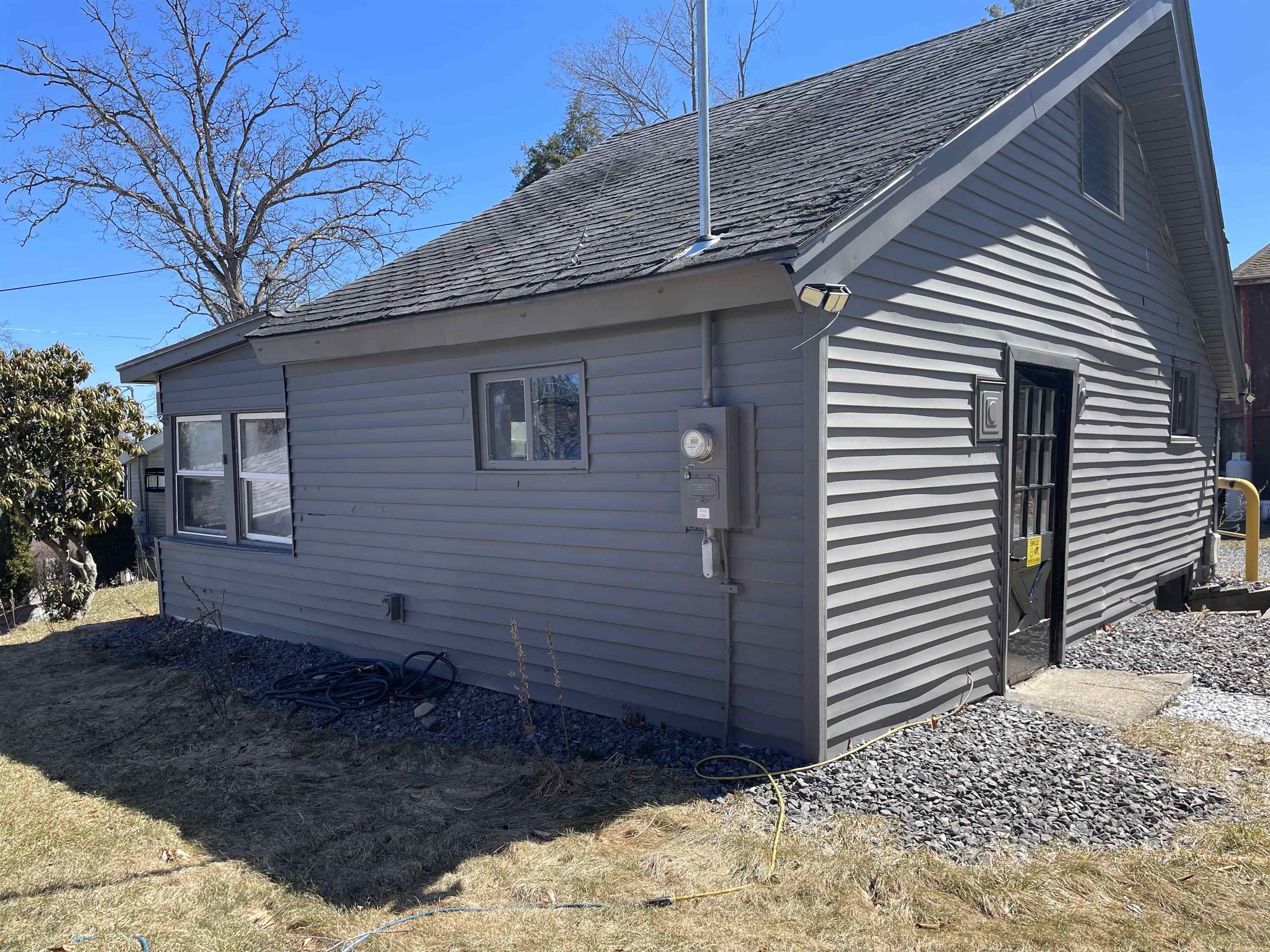 230 Chases Grove Road Derry, NH 03038 - Photo 3 of 10