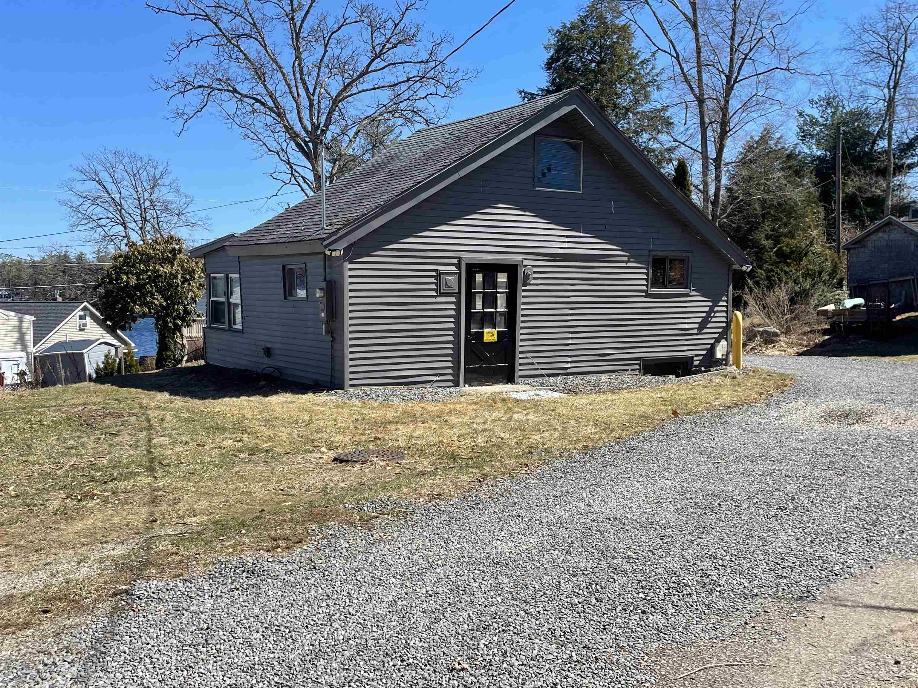 230 Chases Grove Road Derry, NH 03038 - Photo 4 of 10