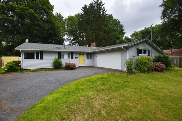 17 Blackthorne Road Framingham, MA 01701 - Photo 1 of 17 Gallery Image 1