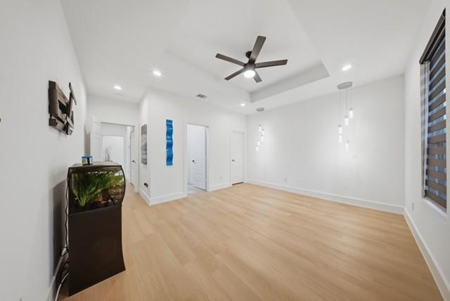 522 South Clark Road Cedar Hill, TX 75104 - Photo 25 of 31 a view of a livingroom with a ceiling fan and window
