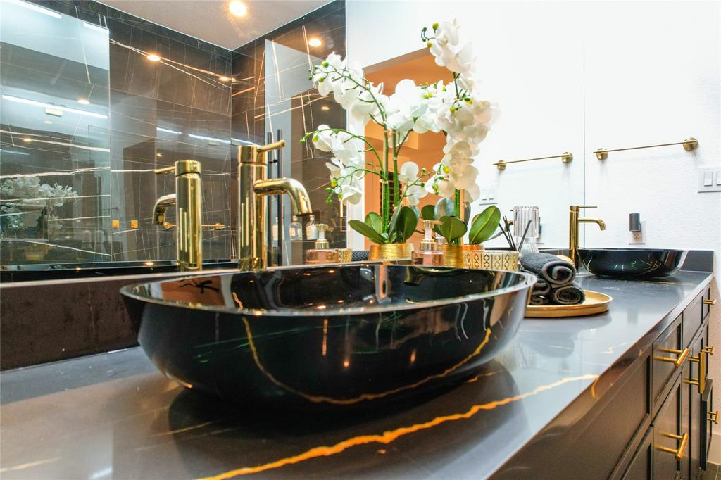 522 South Clark Road Cedar Hill, TX 75104 - Photo 9 of 16