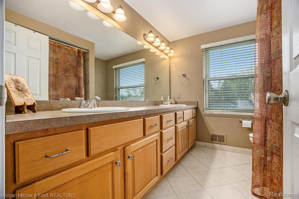 965 Dahlia Lane Rochester Hills, MI 48307 - Photo 24 of 30