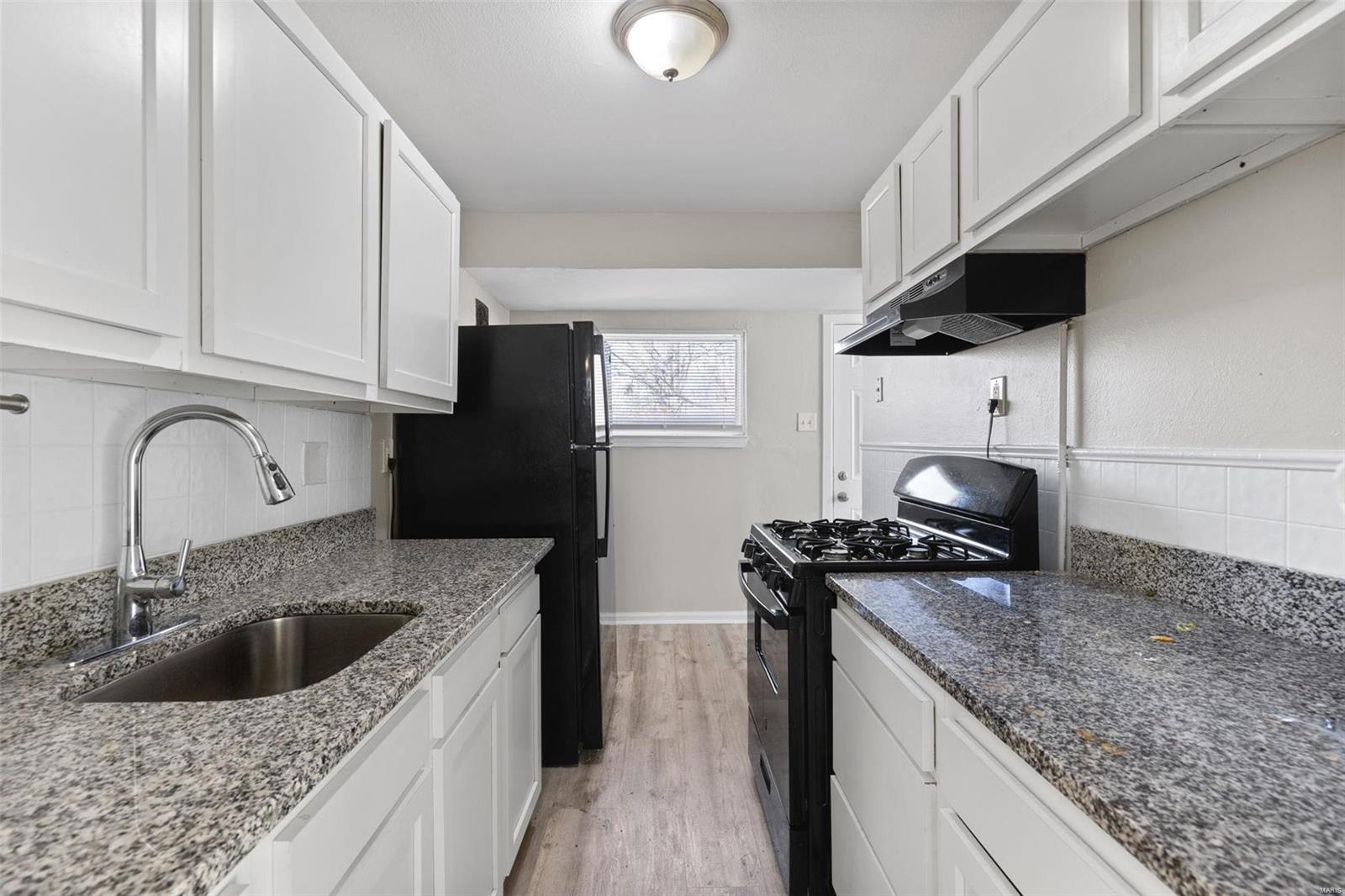 217 Ben Nevis Road St. Louis, MO 63137 - Photo 6 of 20