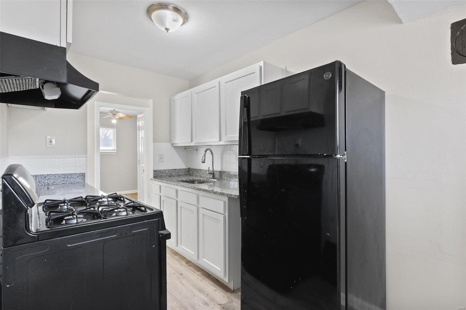 217 Ben Nevis Road St. Louis, MO 63137 - Photo 8 of 20