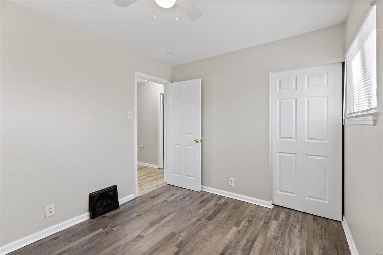 217 Ben Nevis Road St. Louis, MO 63137 - Photo 9 of 20