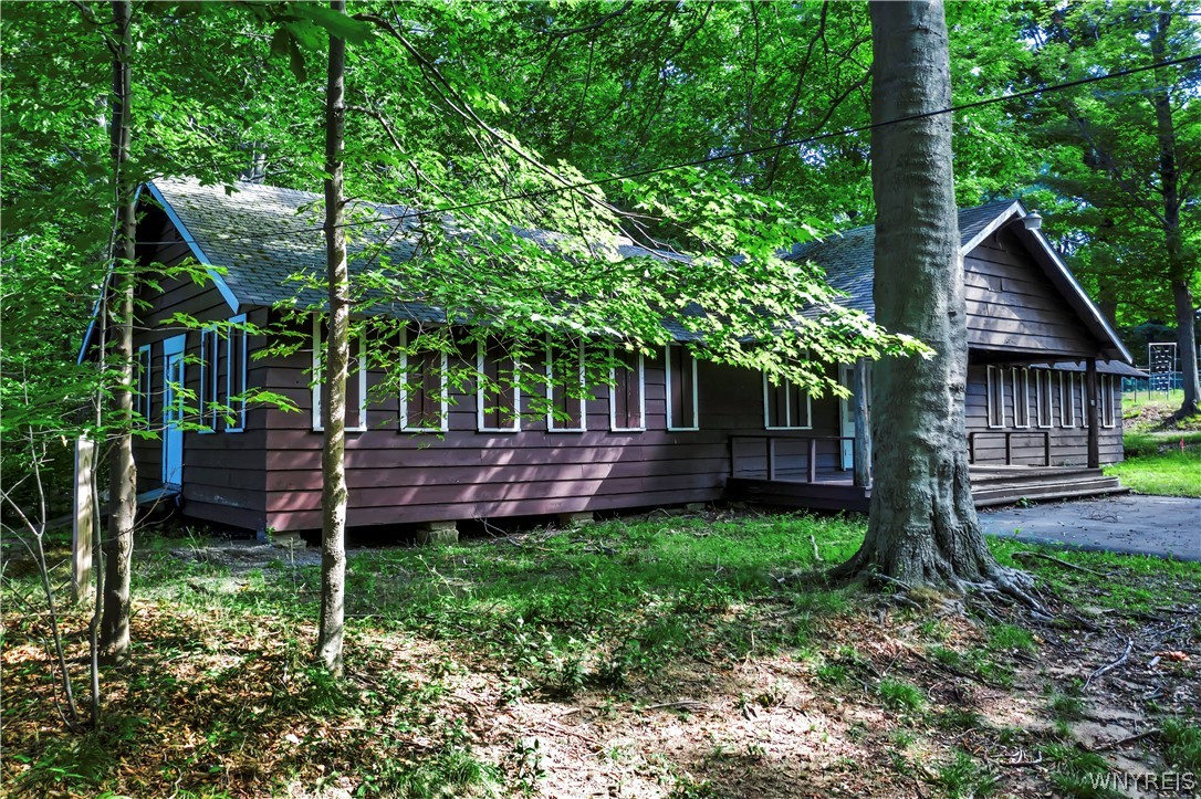 8462 Lake Shore Road Evans, NY 14006 - Photo 12 of 34