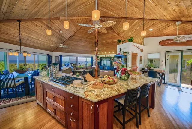 $1,350,000 | 170 Ulua Road, Kaunakakai, HI 96748
