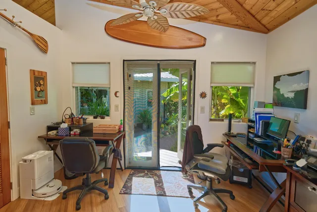$1,350,000 | 170 Ulua Road, Kaunakakai, HI 96748