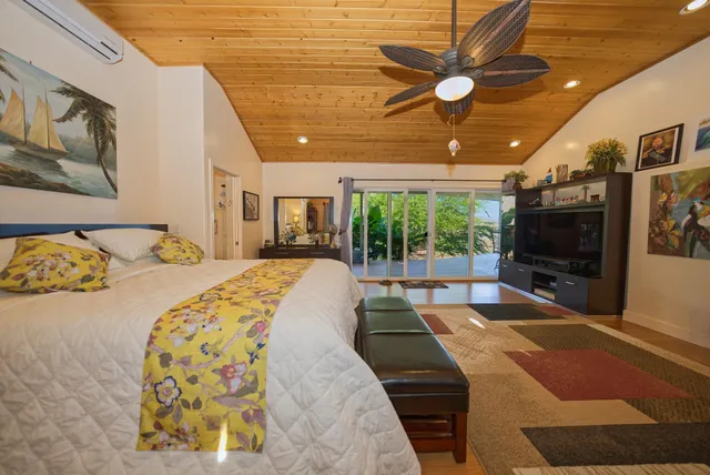 $1,350,000 | 170 Ulua Road, Kaunakakai, HI 96748