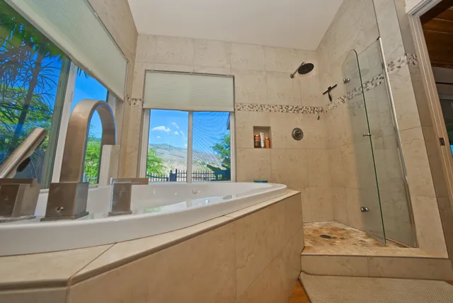 $1,350,000 | 170 Ulua Road, Kaunakakai, HI 96748