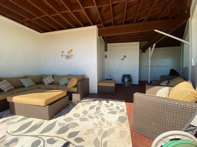 $1,350,000 | 170 Ulua Road, Kaunakakai, HI 96748