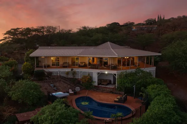 $1,350,000 | 170 Ulua Road, Kaunakakai, HI 96748