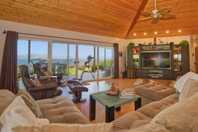 $1,350,000 | 170 Ulua Road, Kaunakakai, HI 96748