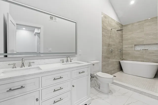 $779,900 | 288 Grove Street, Unit 288, Clinton, MA 01510