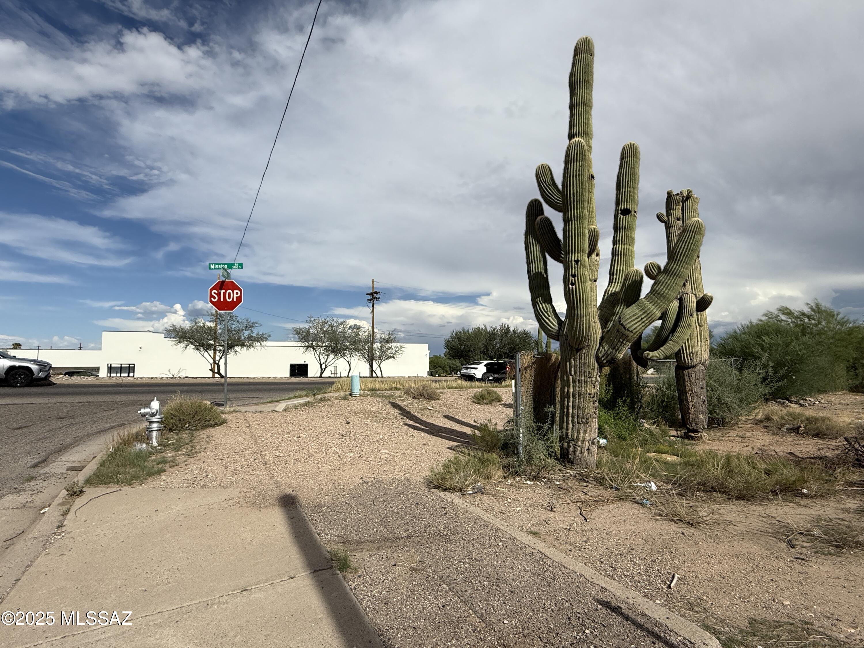 3902 South Mission Road, Unit 1 Tucson, AZ 85746 - Photo 7 of 10