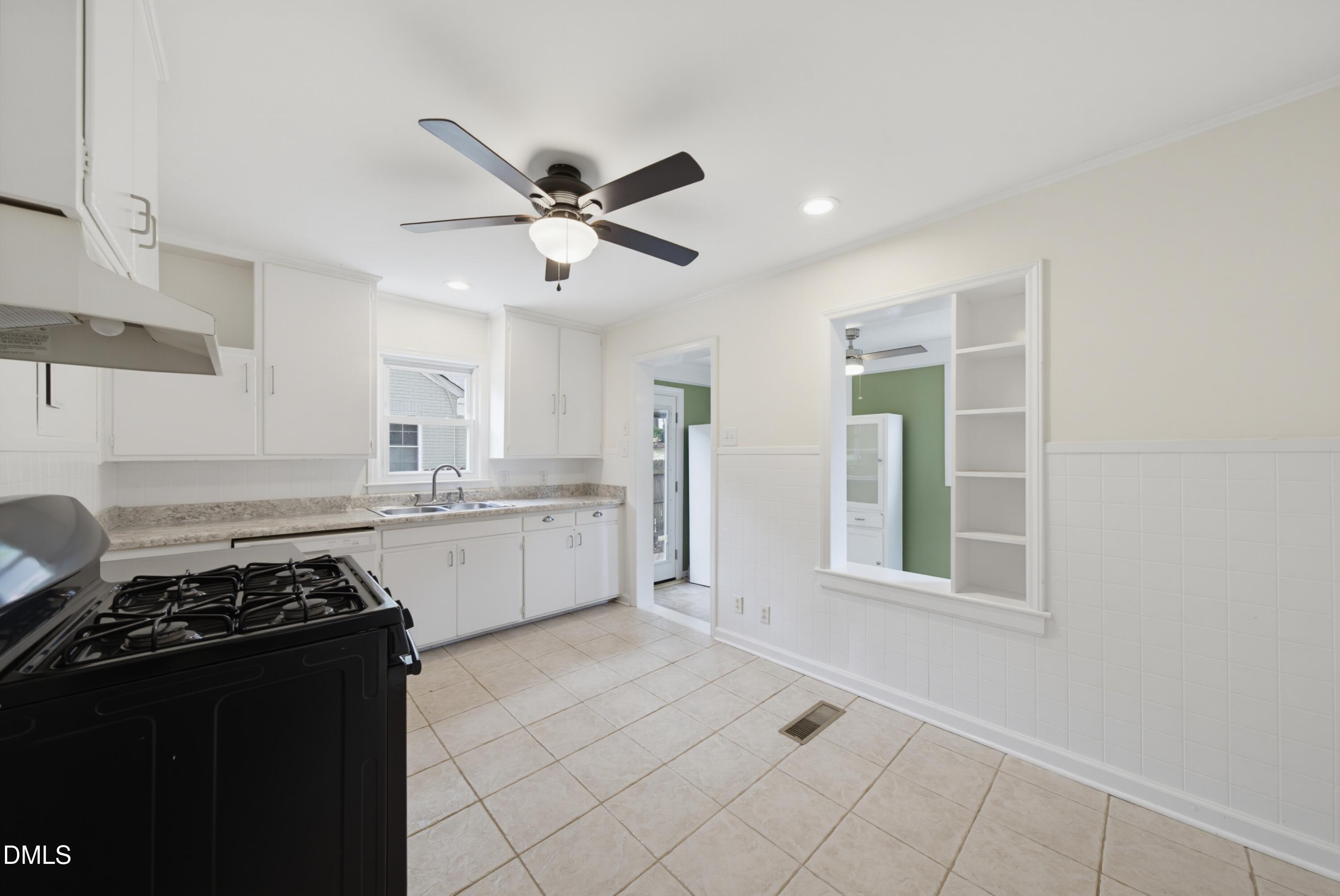 1229 Norris Street Raleigh, NC 27604 - Photo 3 of 29 DSC00116