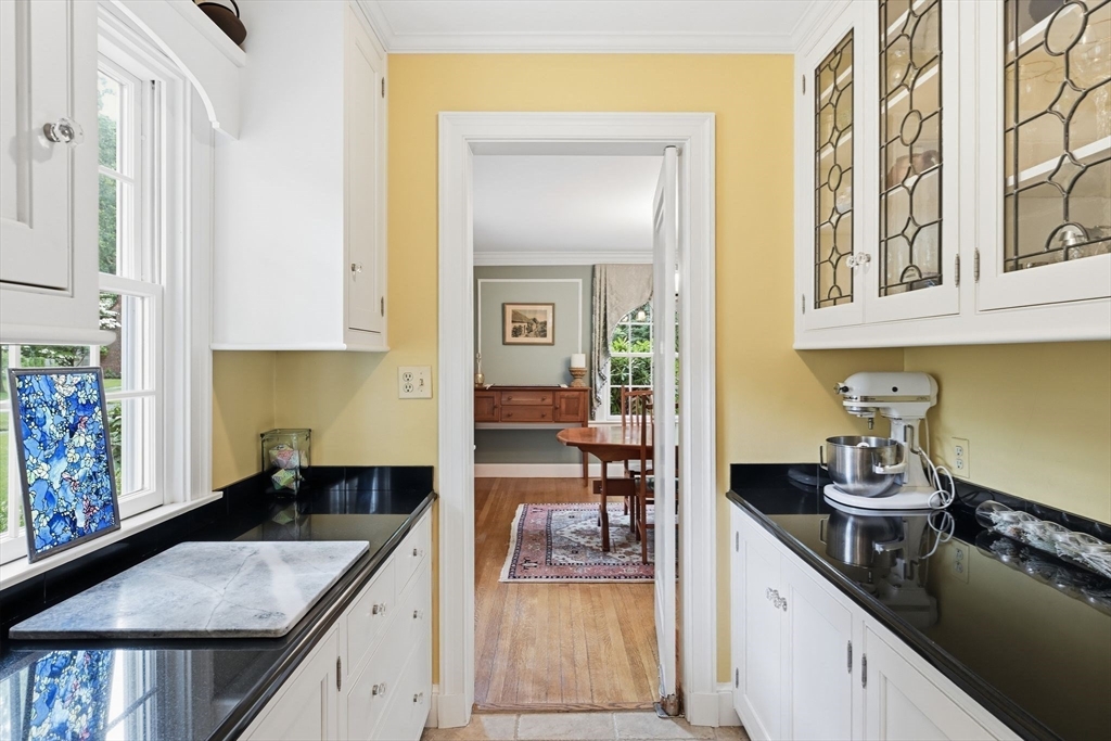164 Farmington Road Longmeadow, MA 01106 - Photo 7 of 42
