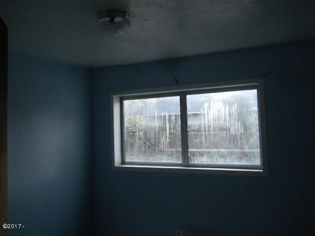 459 Southeast Gibson Road Waldport, OR 97394 - Photo 15 of 22 Bdrm 1