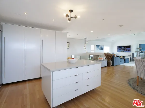 $3,499,000 | 323 31st Street, Manhattan Beach, CA 90266