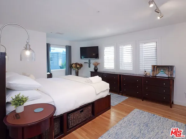 $3,499,000 | 323 31st Street, Manhattan Beach, CA 90266