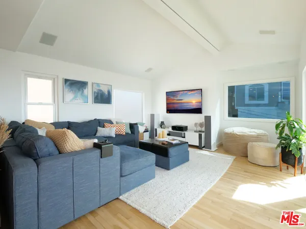 $3,499,000 | 323 31st Street, Manhattan Beach, CA 90266