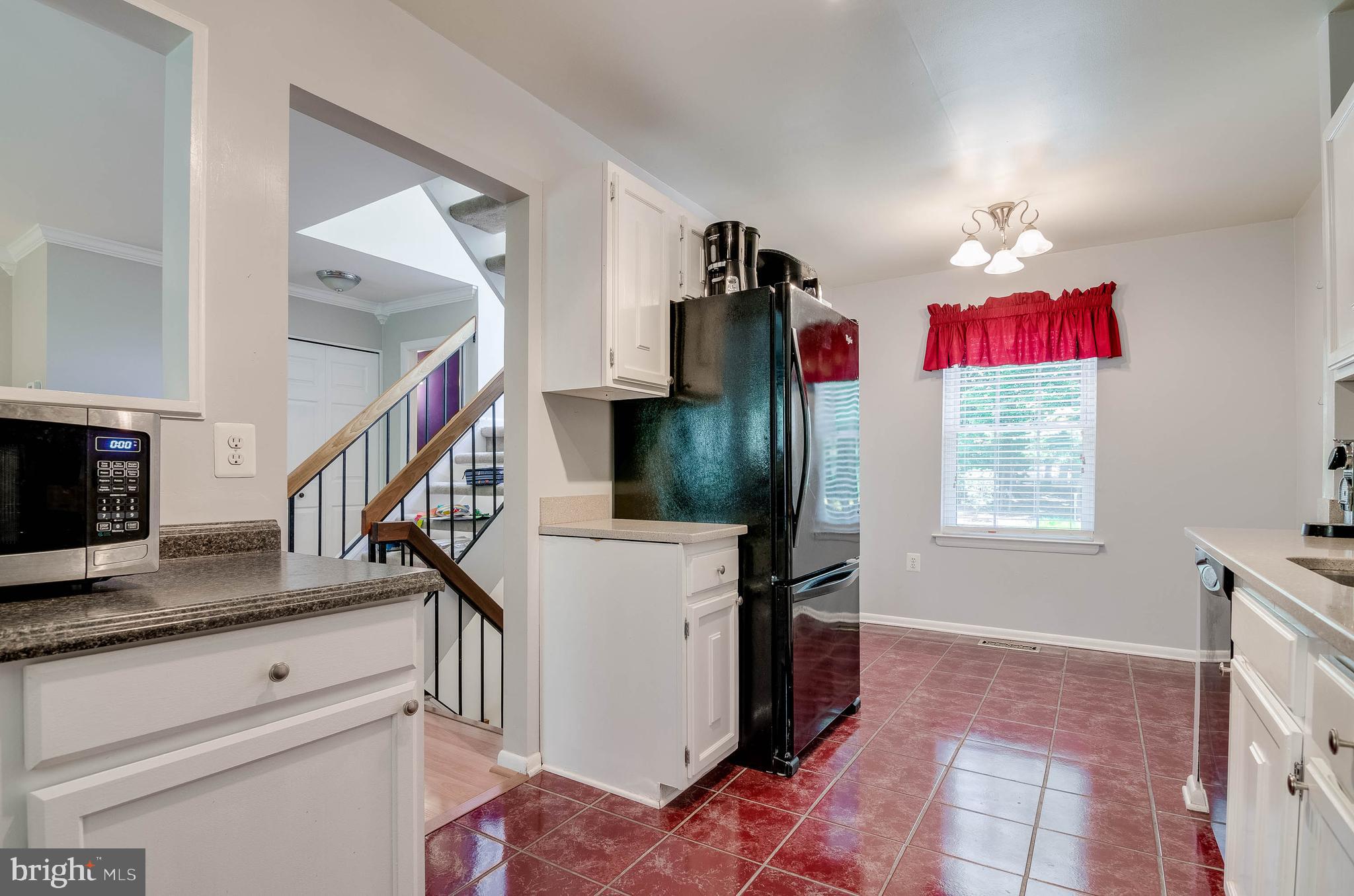 2265 Gunsmith Square Reston, VA 20191 - Photo 13 of 42 Updated Kitchen