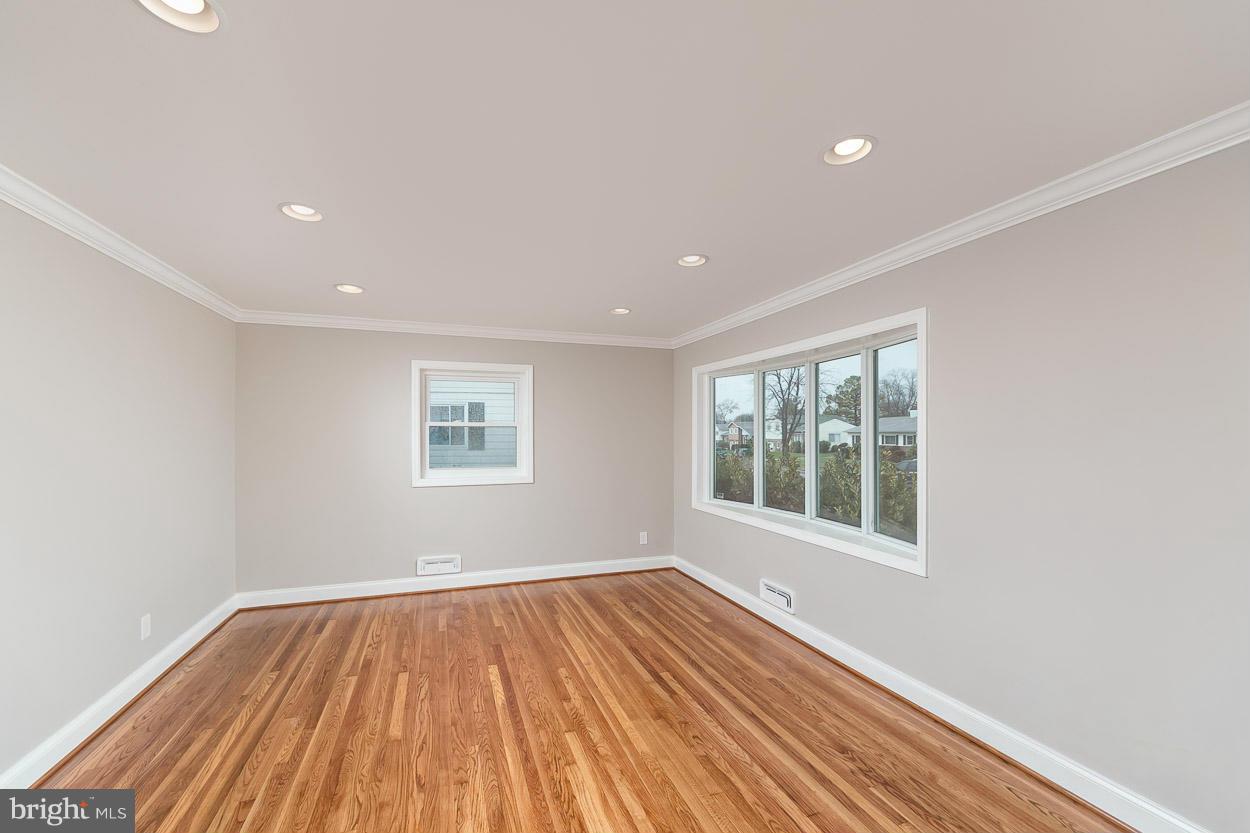 3631 Coronado Road Baltimore, MD 21244 - Photo 3 of 28 Living Room