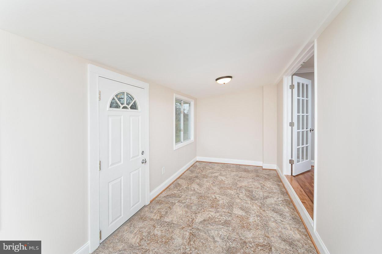 3631 Coronado Road Baltimore, MD 21244 - Photo 8 of 28 Interior (General)