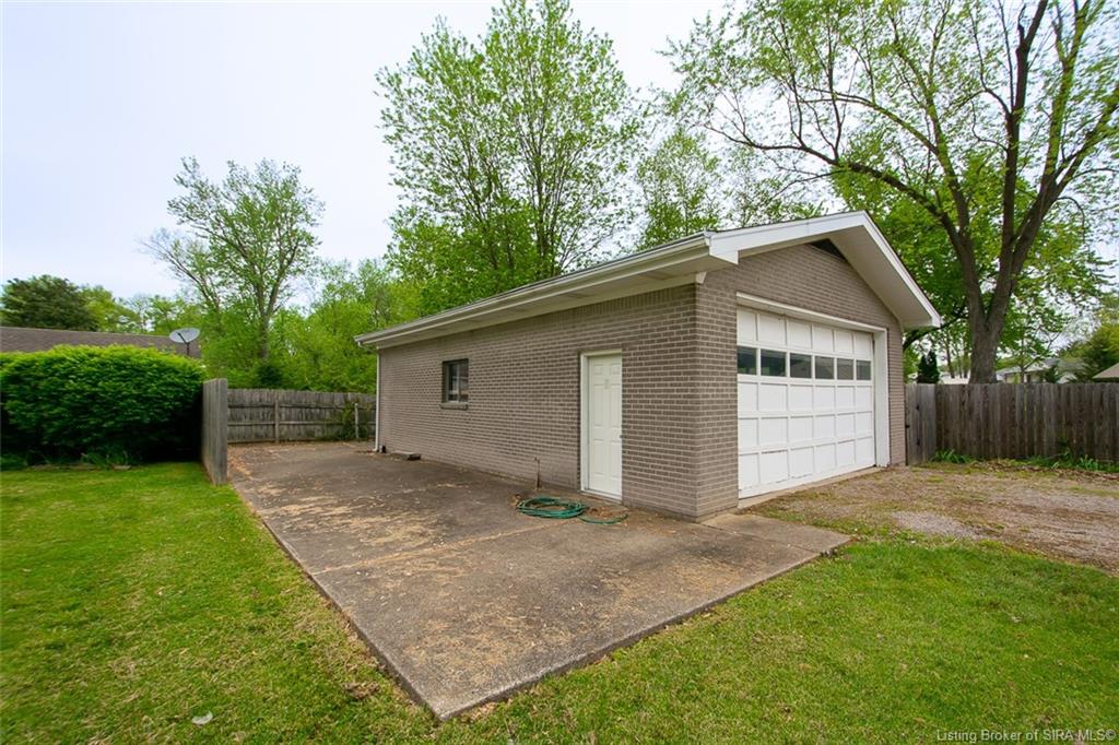 1414 Slate Run Road New Albany, IN 47150 - Photo 35 of 39 Gallery Image 35