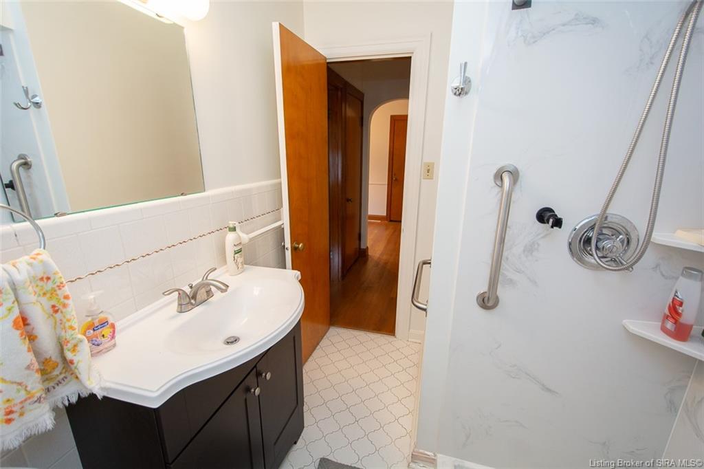 1414 Slate Run Road New Albany, IN 47150 - Photo 38 of 39 Gallery Image 38