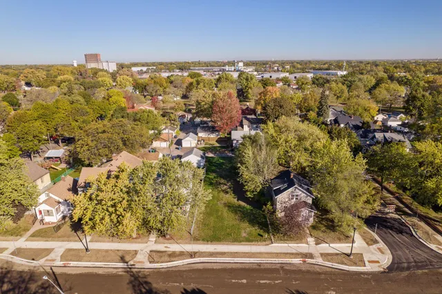 $105,000 | 1806 North 44th Avenue, Minneapolis, MN 55412