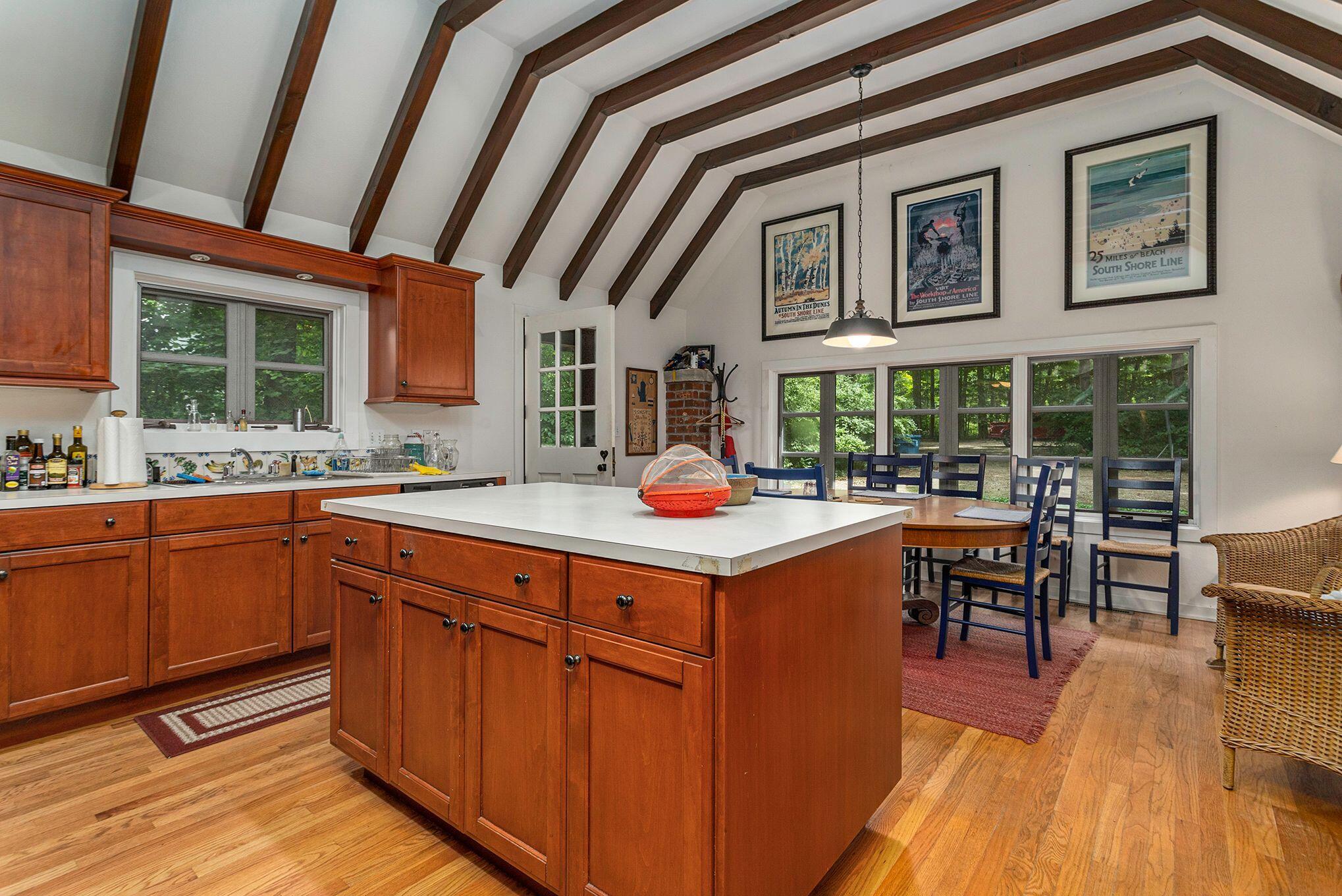 14598 Lakeshore Road Lakeside, MI 49116 - Photo 34 of 39 _p3KuZ_w