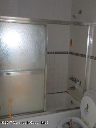 524 Line Road Hazlet, NJ 07730 - Photo 3 of 6 LINE BATH 1 2 17
